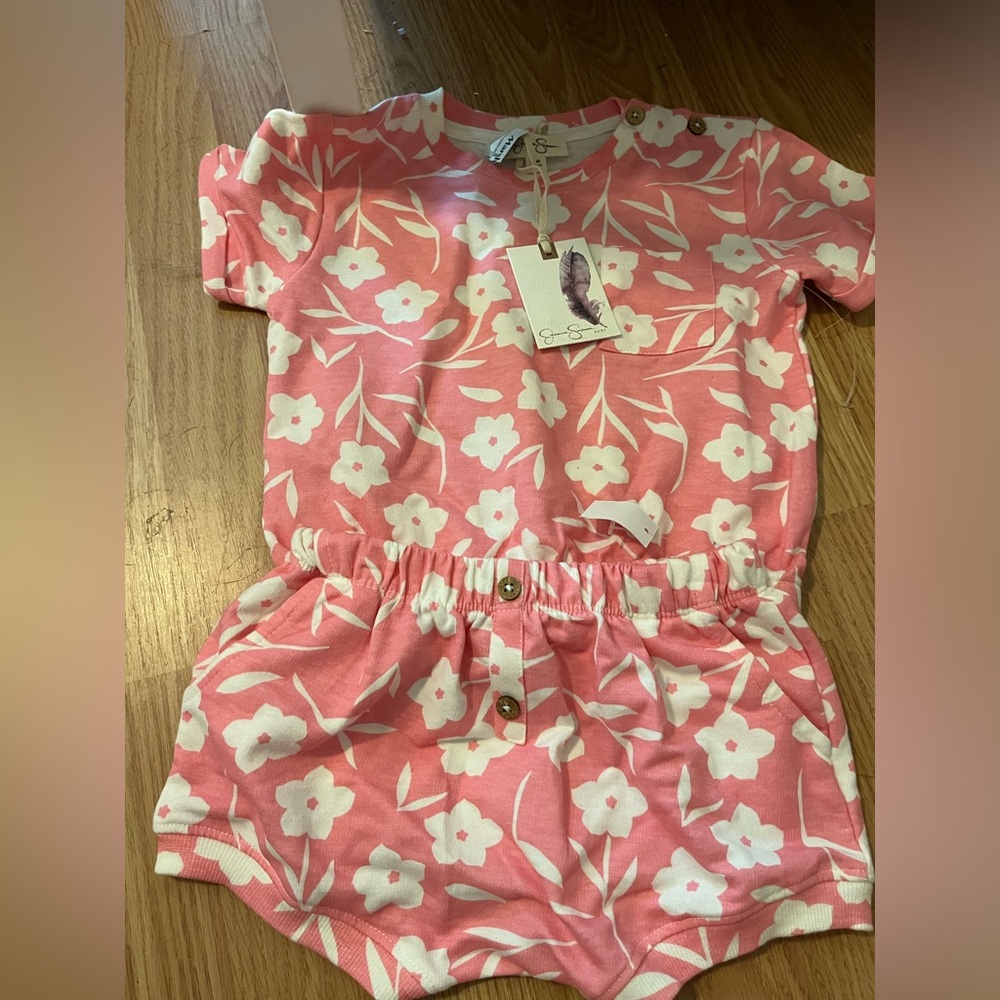Brand new Jessica Simpson summer outfit